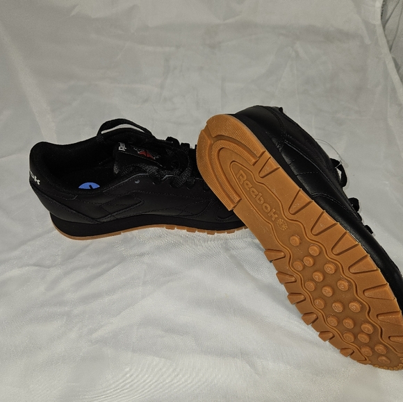 Shoes - Picture 4 of 4